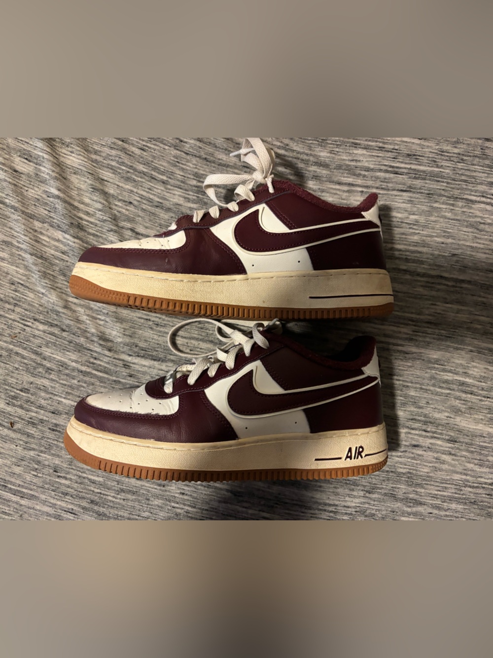 Nike Kids Maroon and White Low-Top Sneakers with Gum Outsole